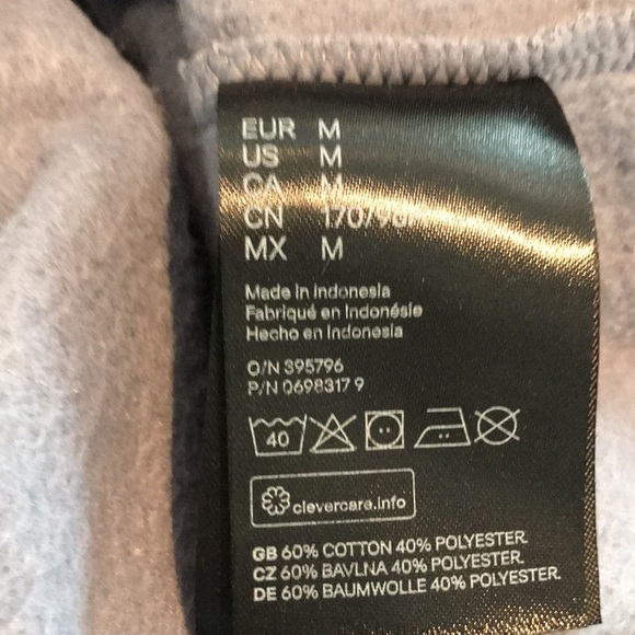 Womens Divided Cropped Sweatshirt - Picture 6 of 6